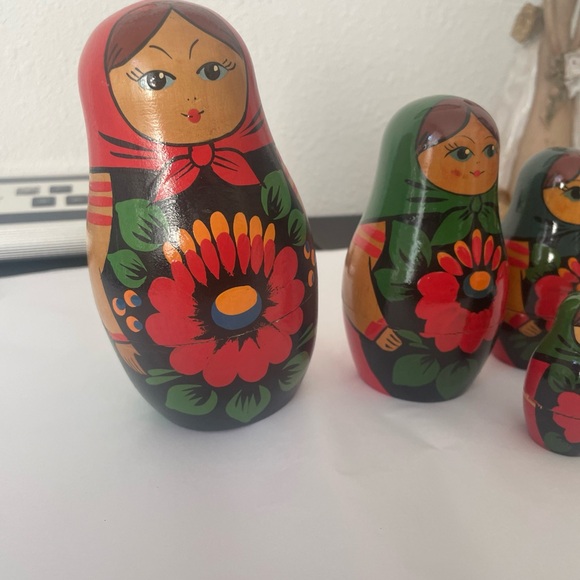 Russian Nesting Dolls Set - Picture 3 of 7